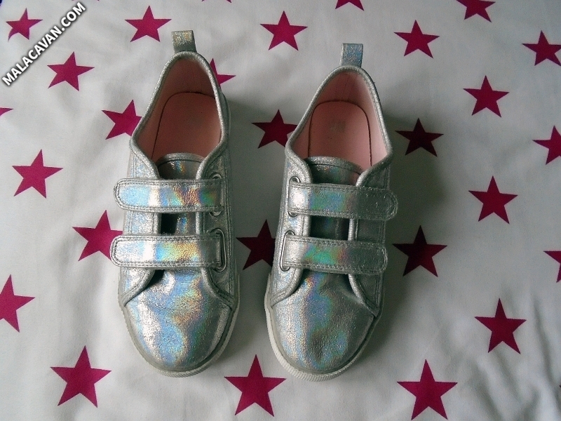 33-as ezüst tépőzáras kislány cipő
